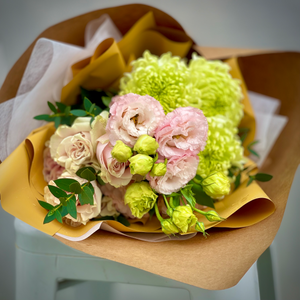 
            
                Load image into Gallery viewer, Florist&amp;#39;s Choice Bunch
            
        